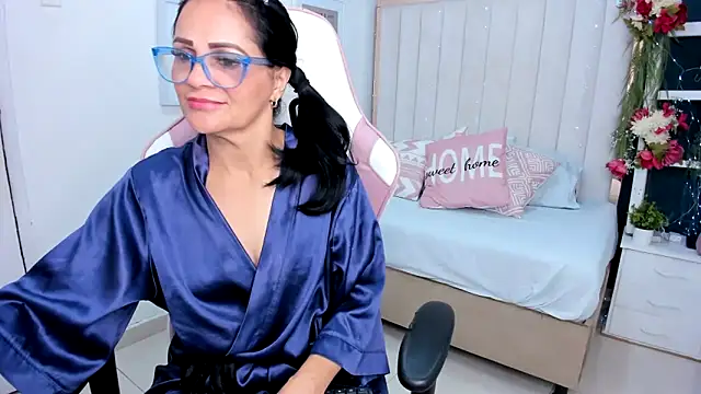 Snapshot of margot_smith_ chatting on September 29, 12:21 pm margot smith online show from September 29, 12:21 pm