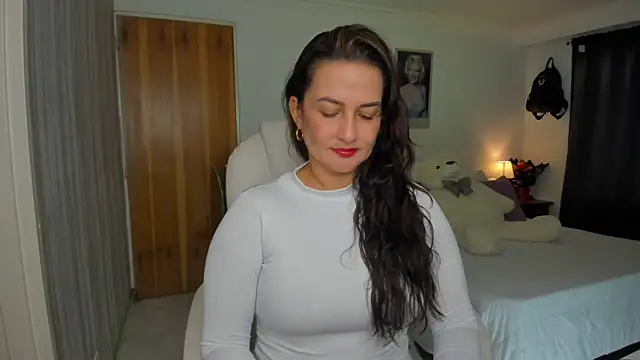 lucy diiaz online show from October 1, 8:14 pm