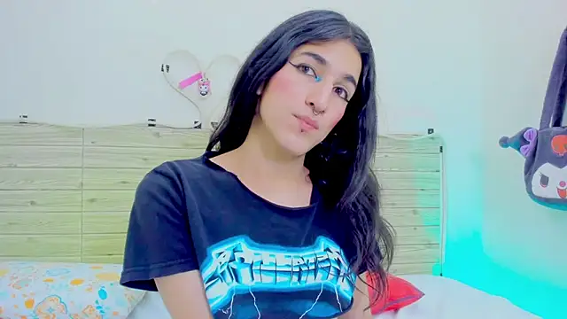 Evil Queen13 online show from December 5, 8:21 pm