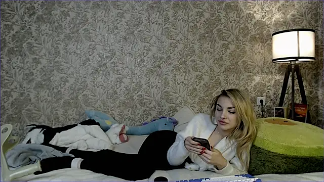 Ella Milla online show from September 12, 2:35 pm