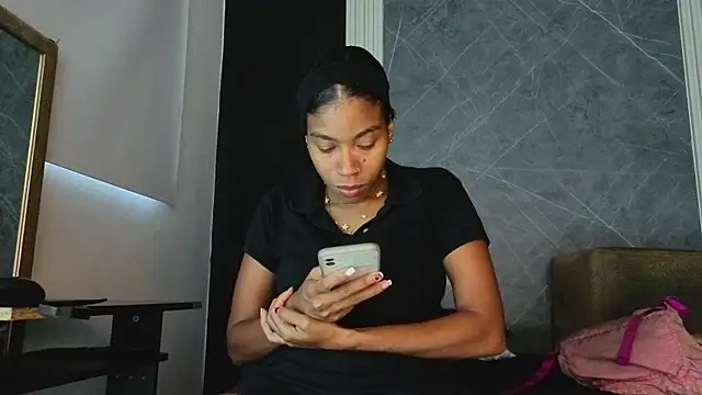 Snapshot of YummyDuooo chatting on October 4, 12:22 pm YummyDuooo online show from October 4, 12:22 pm