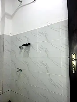 prettiepearl online show from October 31, 1:18 am