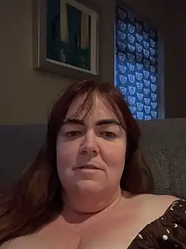 curvy-milf-abbie online show from November 1, 4:44 pm