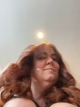 curvy-milf-abbie online show from March 25, 11:24 am