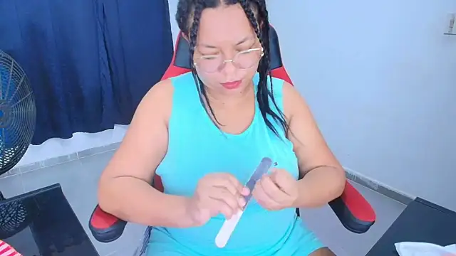 Snapshot of sophia__boobs chatting on September 25, 3:05 am sophia boobs online show from September 25, 3:05 am