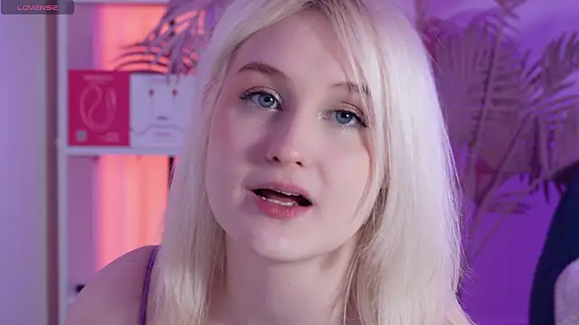 tiffannyjons online show from February 19, 6:07 pm