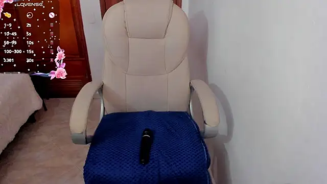 Snapshot of Maavca_ chatting on September 15, 8:27 pm Maavca online show from September 15, 8:27 pm