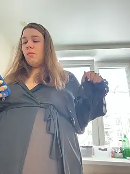 SuzieMurray online show from March 12, 8:39 am