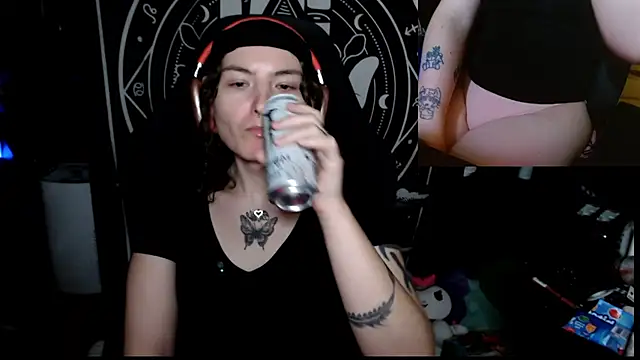 BrandiWRLD 999 online show from September 23, 7:23 pm