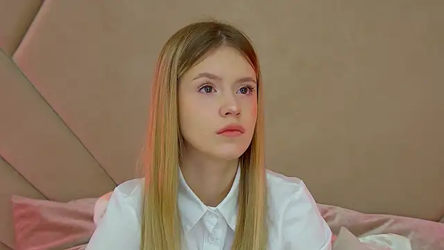 MilanaBalmain online show from October 20, 4:04 am