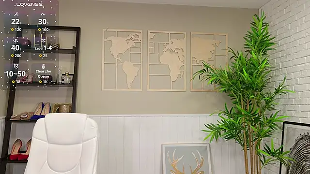 LadyLeea online show from December 19, 5:43 am