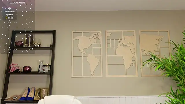 LadyLeea online show from December 17, 5:33 am