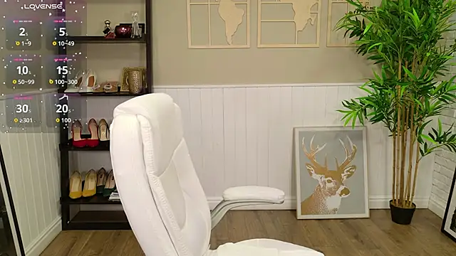 Snapshot of LadyLeea chatting on October 6, 4:29 am LadyLeea online show from October 6, 4:29 am