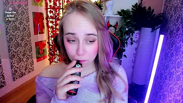 LianaBright online show from February 26, 2:21 am