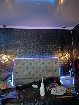 Paloma  LS online show from November 21, 8:00 pm