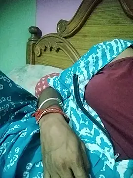 aadhini01 online show from October 24, 4:47 pm