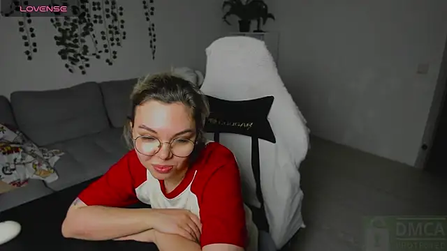 whoa-hoa-hoa-hoa-hoa online show from January 15, 8:04 pm