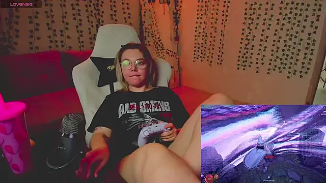 whoa-hoa-hoa-hoa-hoa online show from March 29, 5:12 pm