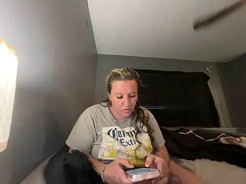 hottmessjess23 online show from May 1, 5:27 pm