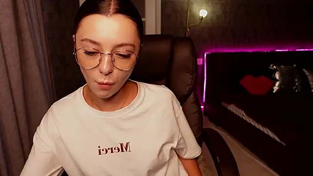 DinaCandy online show from September 11, 5:52 am