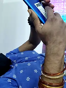 Snapshot of Tamilrojanew chatting on October 13, 10:18 am Tamilrojanew online show from October 13, 10:18 am