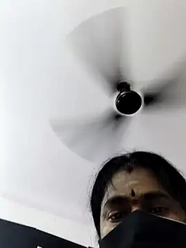 Snapshot of Tamilrojanew chatting on September 16, 10:56 am Tamilrojanew online show from September 16, 10:56 am