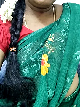 Snapshot of Tamilrojanew chatting on September 24, 11:53 am Tamilrojanew online show from September 24, 11:53 am