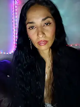 chloewildd  online show from May 16, 11:59 pm