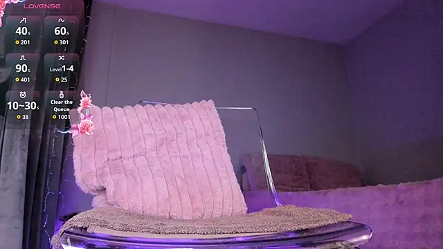 kyliejo18 online show from January 7, 4:16 am