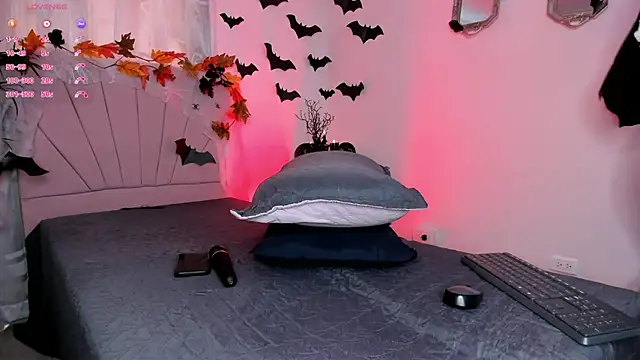 misskatthy1 online show from October 31, 7:18 pm