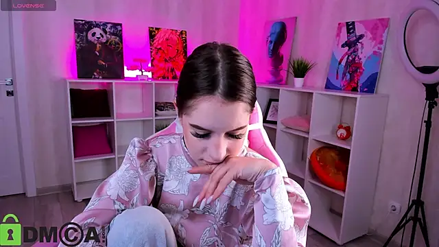 Tonya Gray online show from November 30, 1:10 am