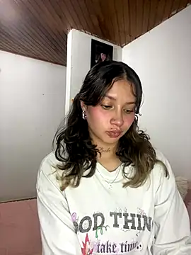 Snapshot of Andi9_ chatting on October 7, 1:10 am Andi9 online show from October 7, 1:10 am