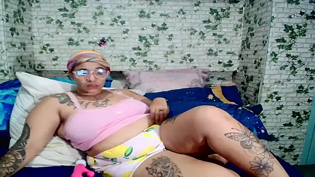 Indian candyXX online show from April 17, 11:40 pm