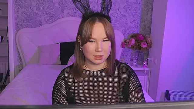 Emmy Greis online show from March 23, 7:53 pm