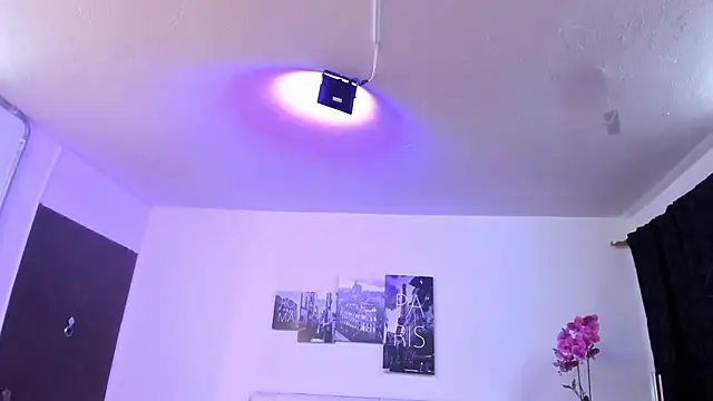 Amy Kiitty  online show from October 31, 12:53 pm