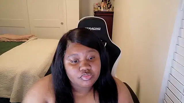 explosivekitty69 online show from November 17, 8:04 am