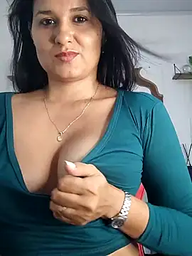 Snapshot of elena_jonees chatting on October 17, 8:34 pm elena jonees online show from October 17, 8:34 pm