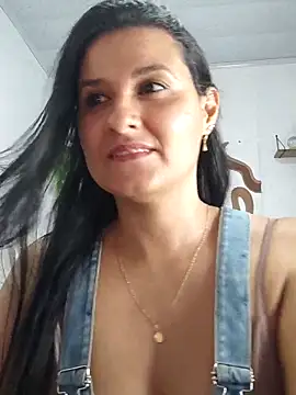 Snapshot of elena_jonees chatting on September 15, 7:43 pm elena jonees online show from September 15, 7:43 pm