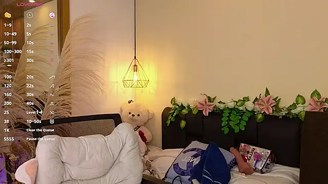 Snapshot of Hannah_williams1 chatting on September 24, 9:25 pm Hannah williams1 online show from September 24, 9:25 pm