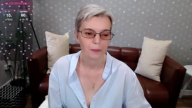 Cutie Erikaa1 online show from October 12, 4:48 am