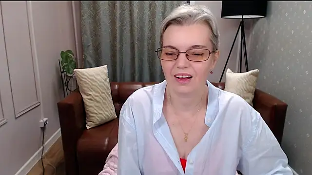 Cutie Erikaa1 online show from October 31, 2:35 am