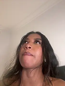 IamCrystal2 online show from February 3, 2:10 am