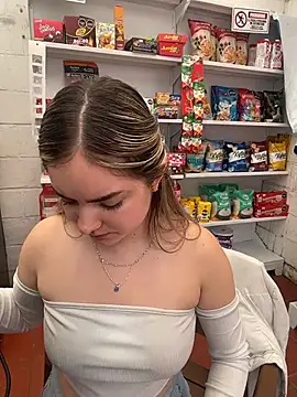 imlindapink online show from March 3, 4:57 pm