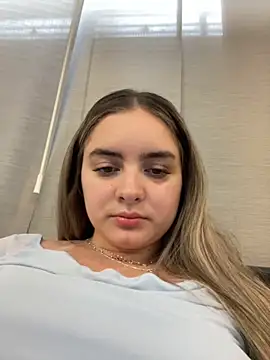 imlindapink online show from October 4, 5:50 pm