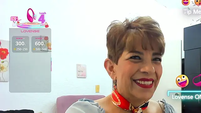 Snapshot of Angelina_Stone_65 chatting on September 18, 10:19 pm Angelina Stone 65 online show from September 18, 10:19 pm