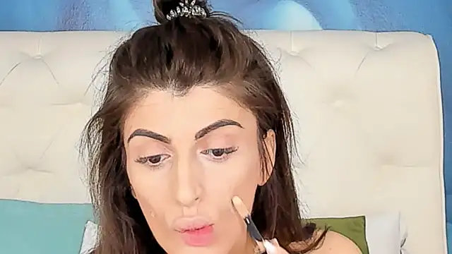 SkinnyDolly online show from October 12, 2:25 am