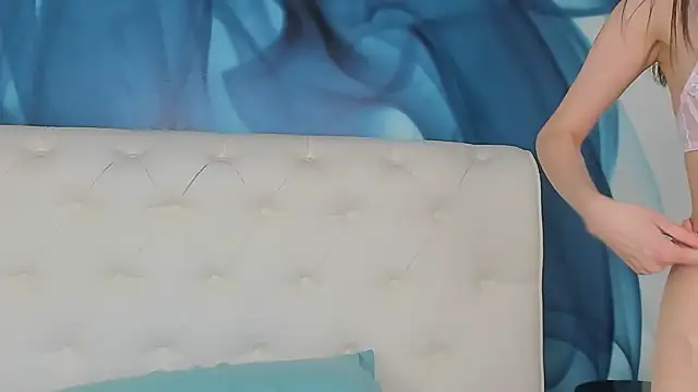 SkinnyDolly online show from January 13, 9:41 pm