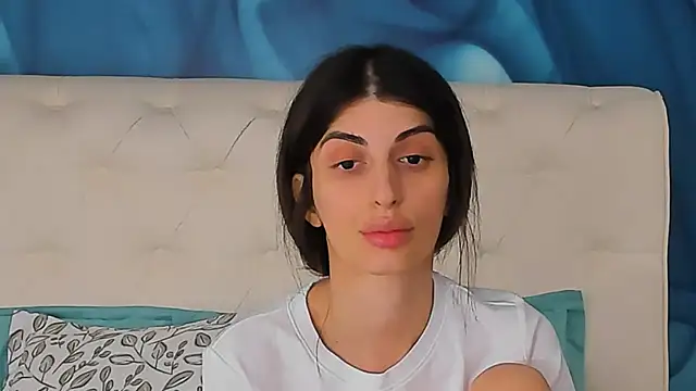 SkinnyDolly online show from July 25, 4:25 pm