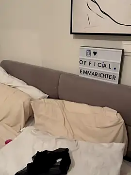 emma05 online show from January 7, 6:22 pm