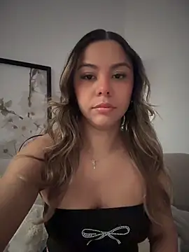 tuckersabrina online show from December 20, 1:37 pm